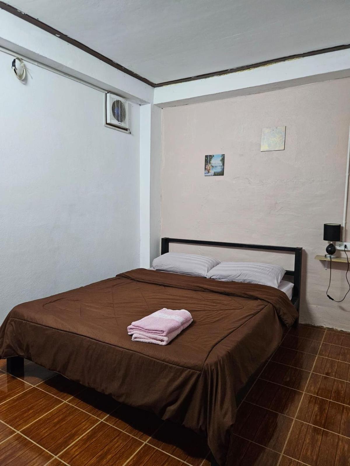 Bami Hostel Thakhek Exterior photo
